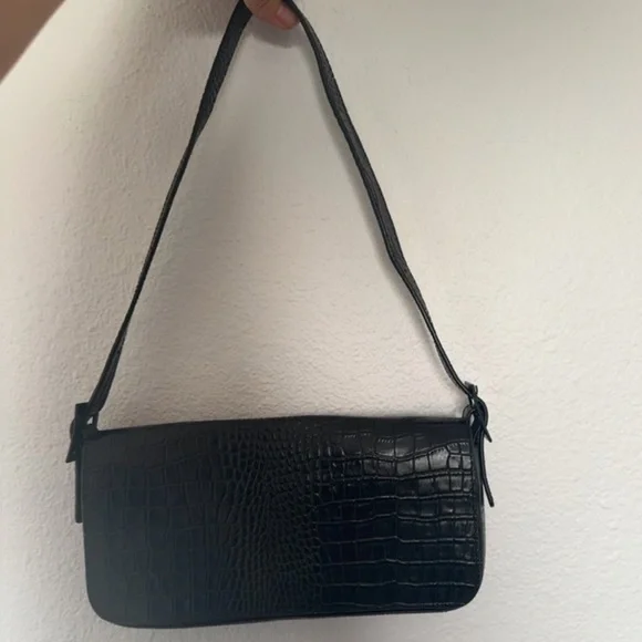 Vagabond LA croc effect shoulder bag in black - Picture 5 of 6